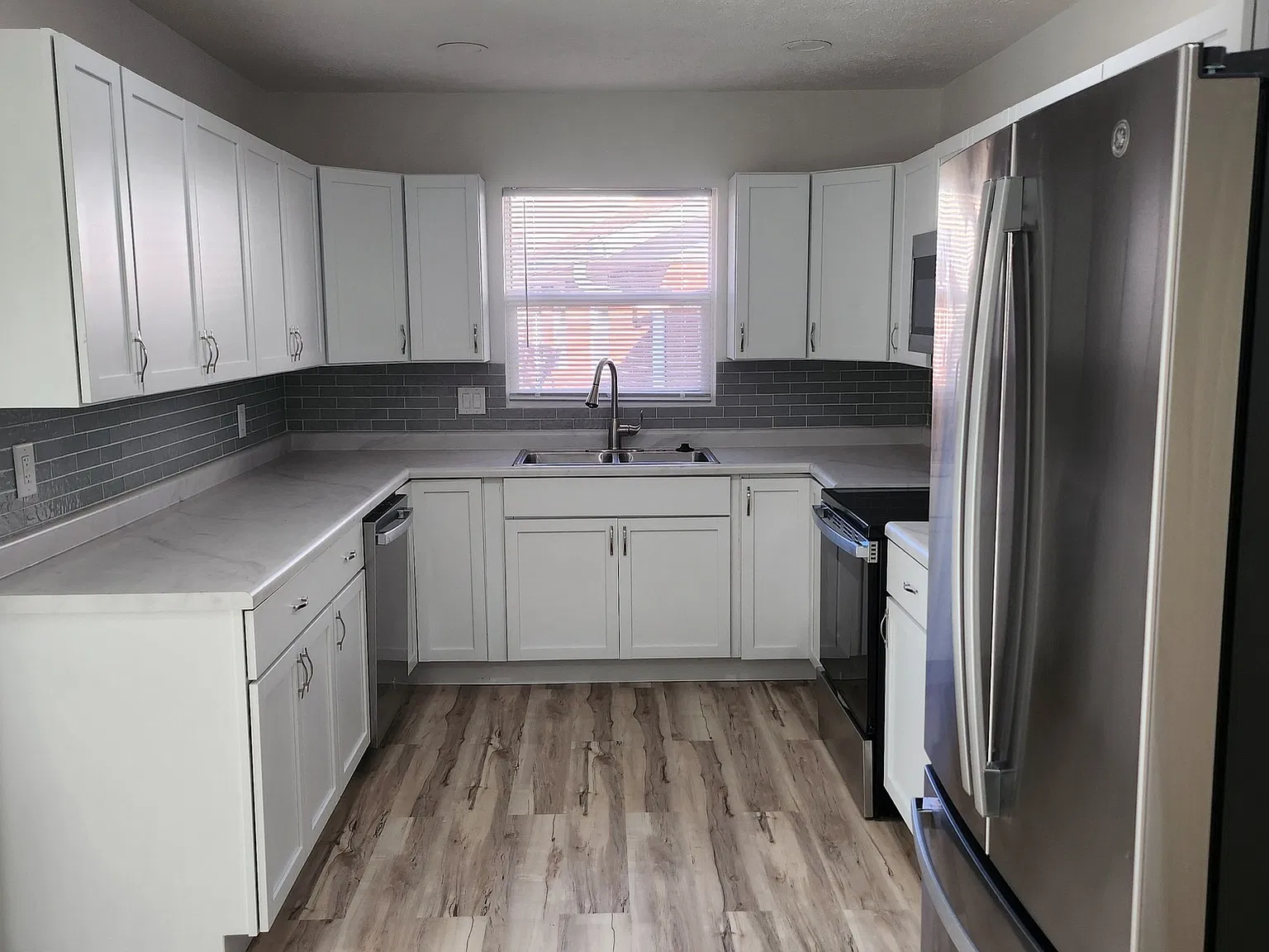 3 bed, 1.5 bath, 1116 sqft, $2,200 — Photo 4
