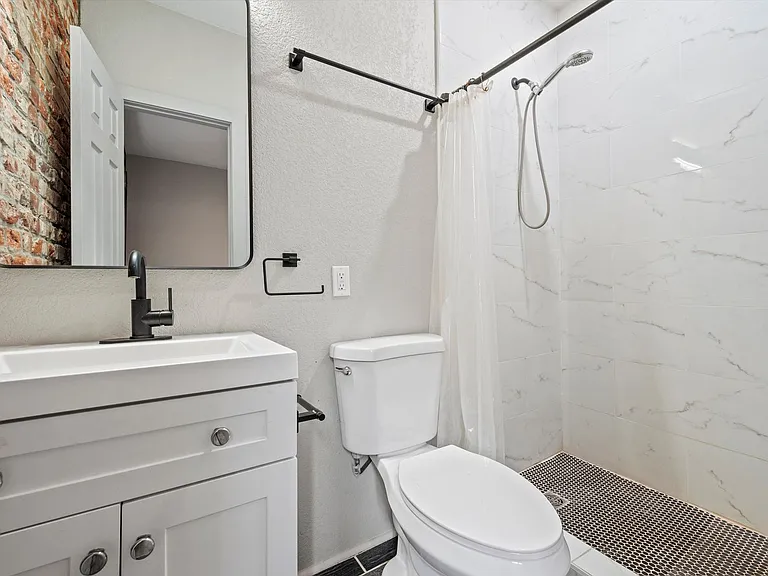 Penn Mor Apartments — Photo 11