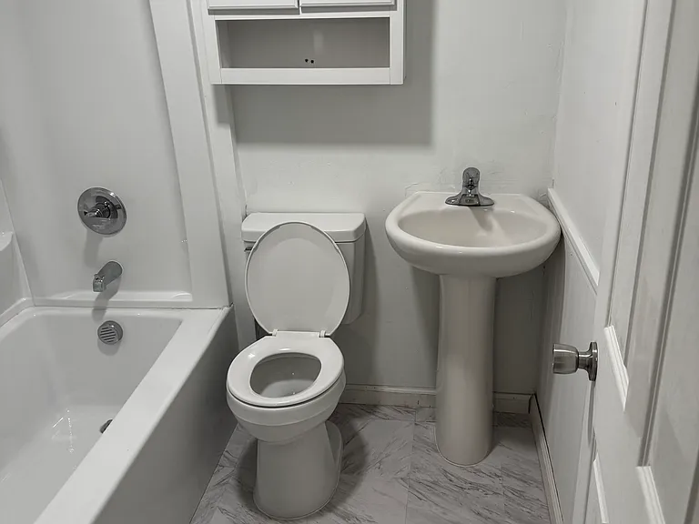 820 Paul St — Photo 4