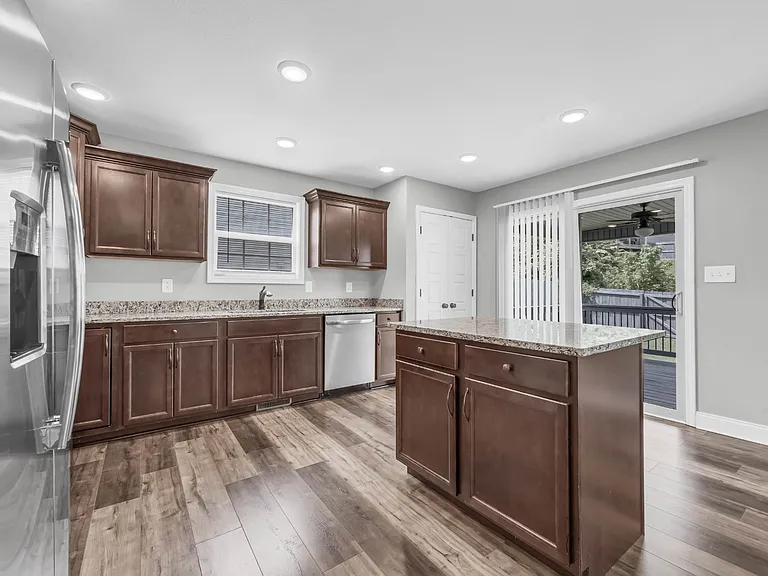 843 Crestone Ln — Photo 15