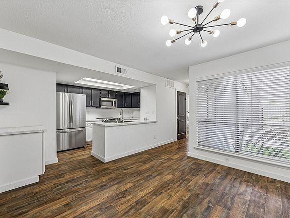3rd image of 1908 Augusta Dr APT 3