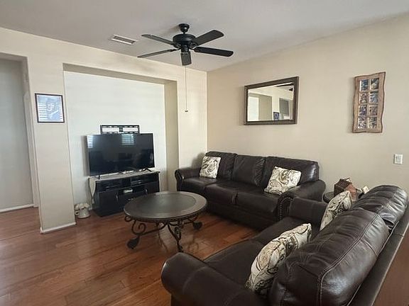 4th image of 36604 Bay Hill Dr