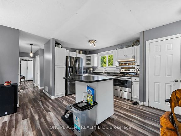 4th image of 10 Magnolia St