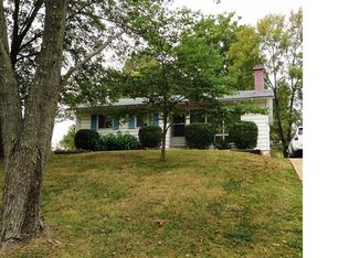 255 E Skyline Dr, Ballwin, MO