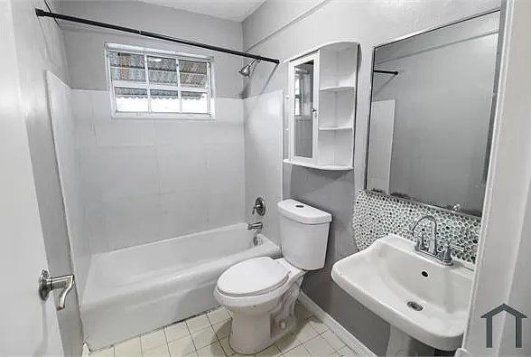 8341 NW 25th St — Photo 11