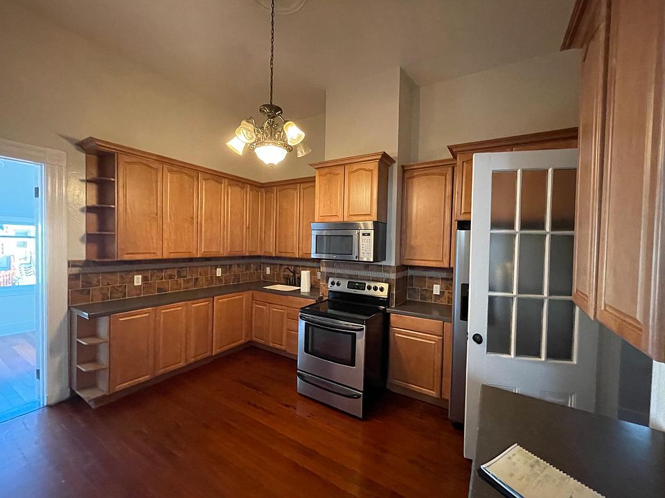 1st image of 811 Page St #40