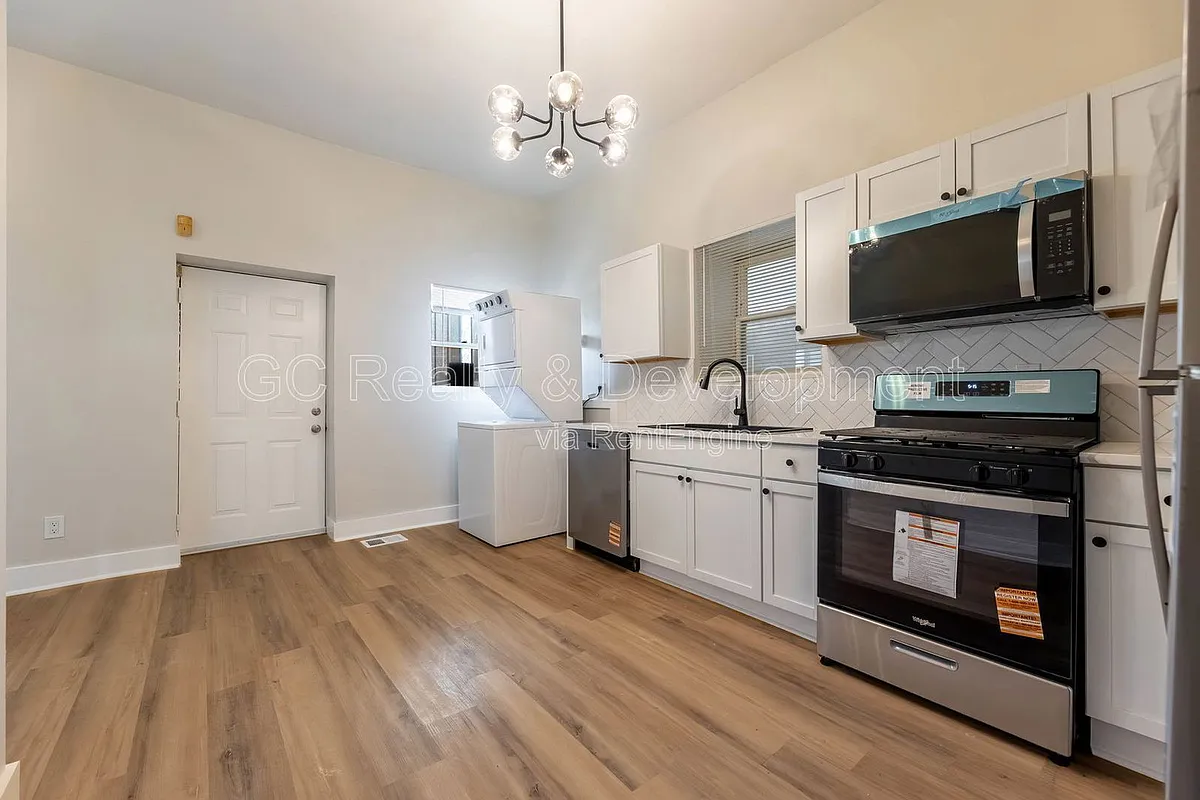 Building Photo - 4241 S Calumet Ave #1