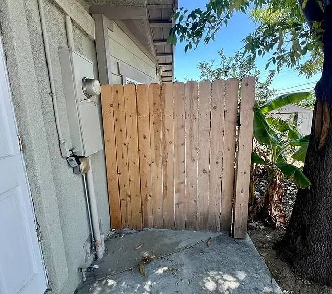144 Primrose Ave #MAIN — Photo 13