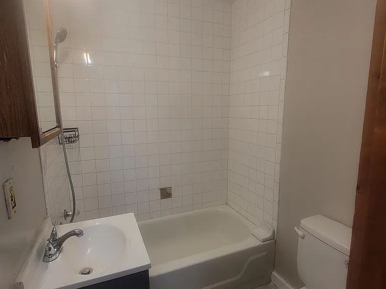 2191 Jefferson St — Photo 2
