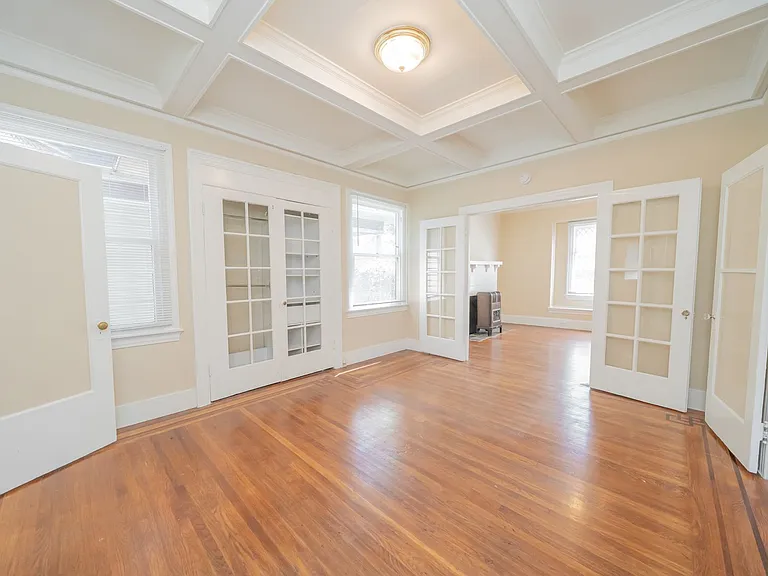 38 Glen Avenue — Photo 12