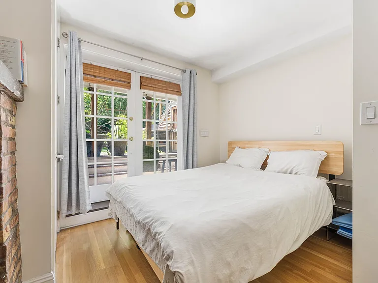 46 Cambridge Pl #1 — Photo 6