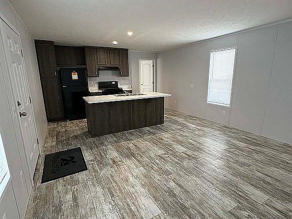 2nd image of 1669 Meadow Ln #22