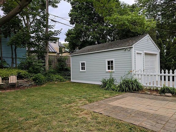4th image of 309 Brierwood St
