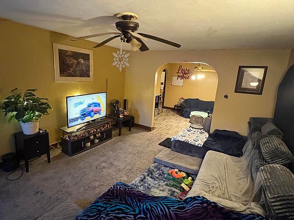 3rd image of 1917 Clinton St