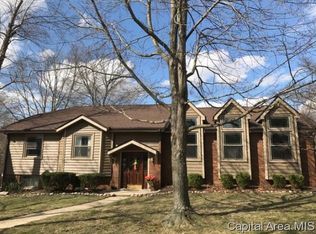 3233 W Point Dr, Springfield, IL 62704