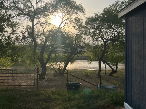 128 Lincoln Rd, Boyd, TX 76023