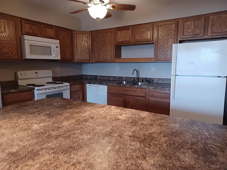 ONE & TWO BEDROOM APARTMENTS IN ANKENY! — Photo 8