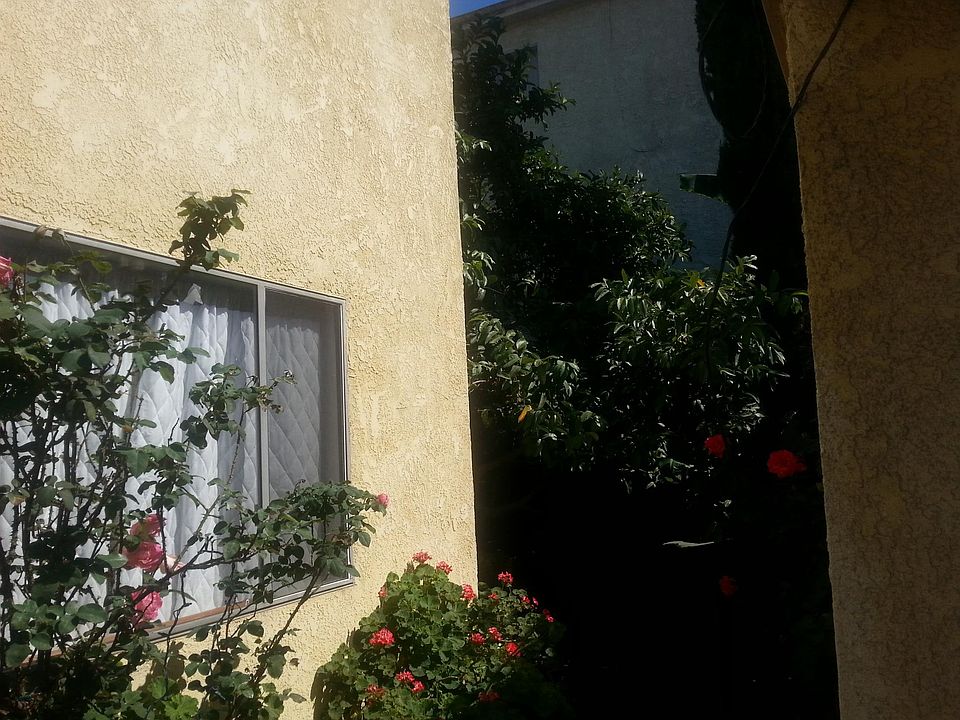 1st image of 10907 S Prairie Ave
