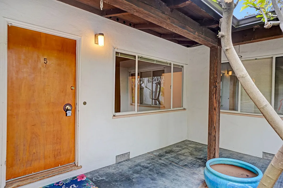 Building Photo - 855 Park Drive