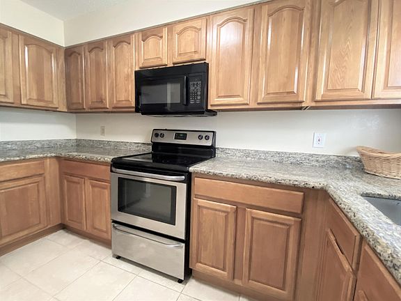 3rd image of 14418 Reuter Strasse Cir #101