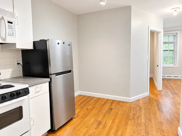43 Grove St, Boston, MA