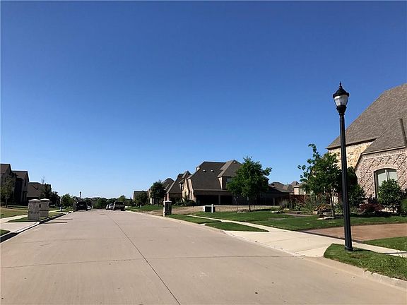 4th image of 1300 Saddle Creek Dr