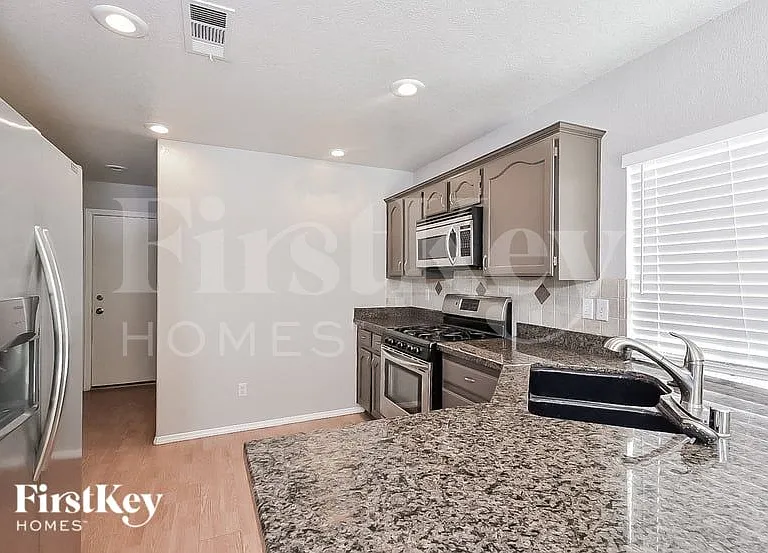 7829 Turtle Cove Ave — Photo 6