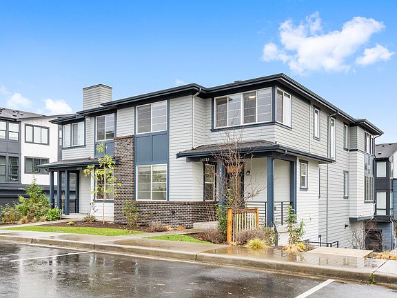 2nd image of 26723 NE Boyd Way Unit 102