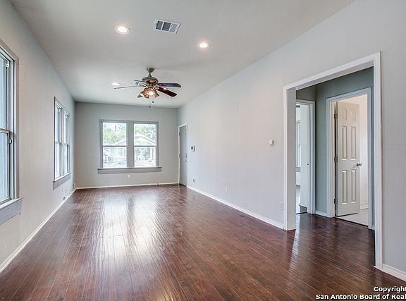 5th image of 318 Halliday Ave