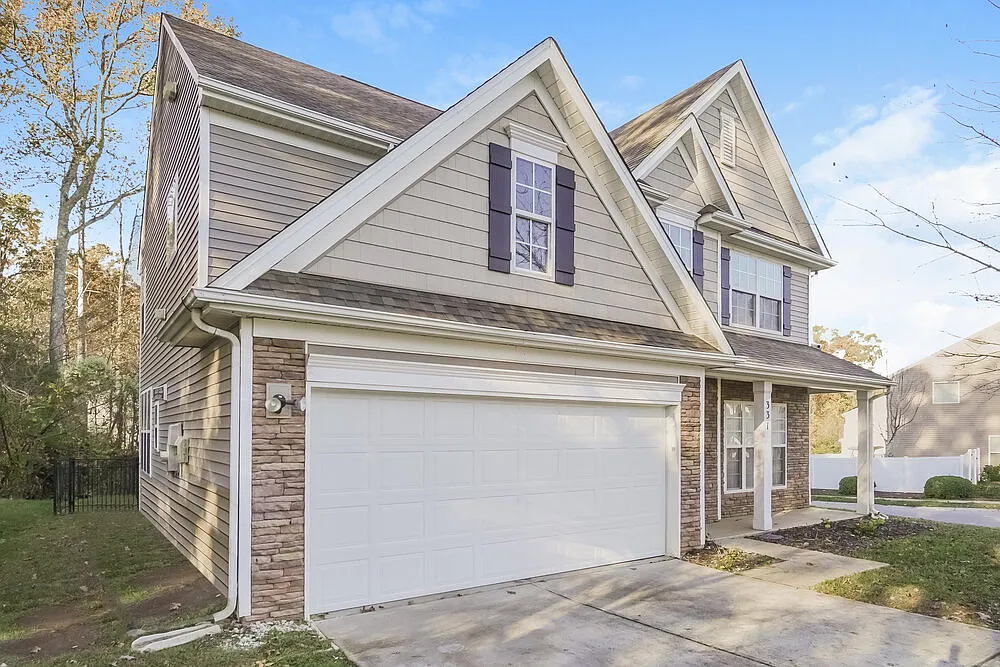 3 bed, 2.5 bath, 2256 sqft, $2,195 — Photo 4