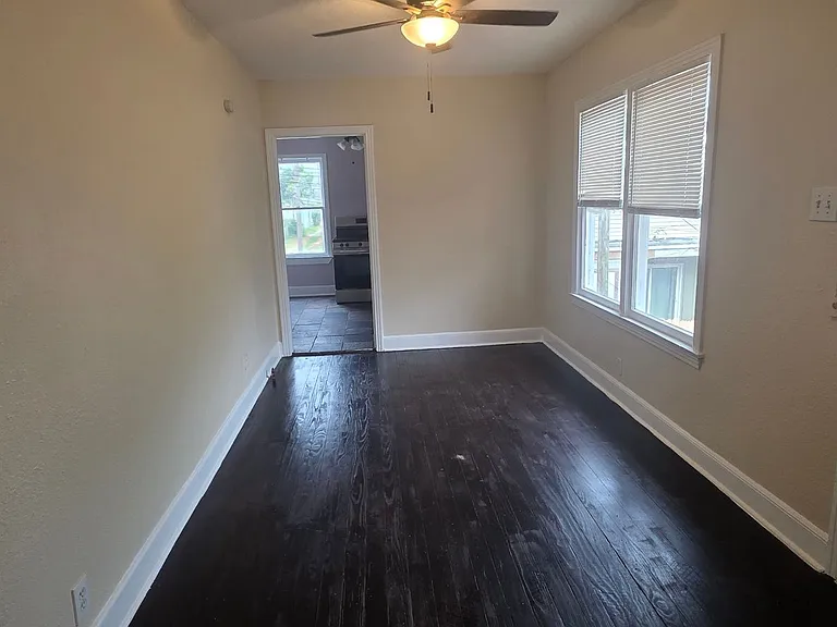 4921 Avenue O #RR — Photo 2
