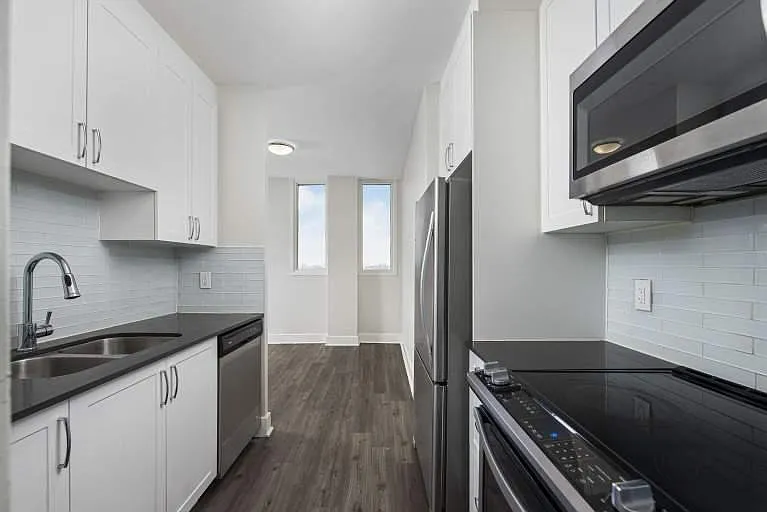 70 Spadina Rd — Photo 9