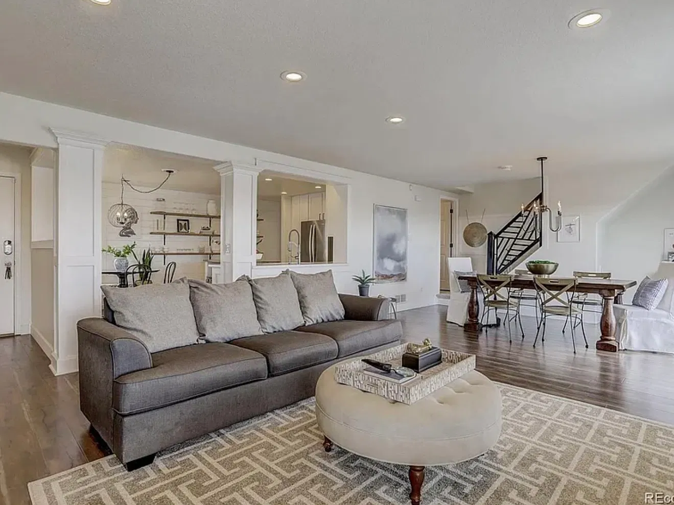3 bed, 1993 sqft, $3,150 — Photo 3