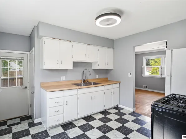 1001 Scott St, Plattsmouth, NE 68048