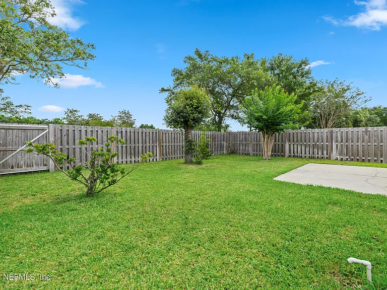 136 Brookfall Dr — Photo 4