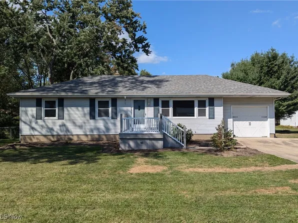 2733 Brouse St NW, Uniontown, OH 44685