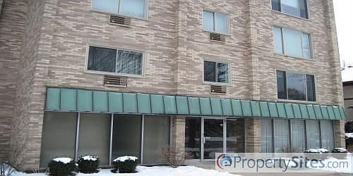 2nd image of 224 S Oak Park Ave APT 5A