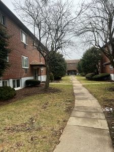 24 Bryon Rd APT 1, Chestnut Hill, MA, 02467