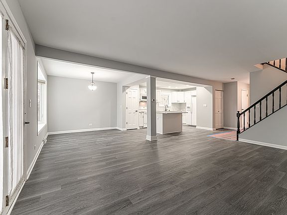 5th image of 144 Pamela Dr