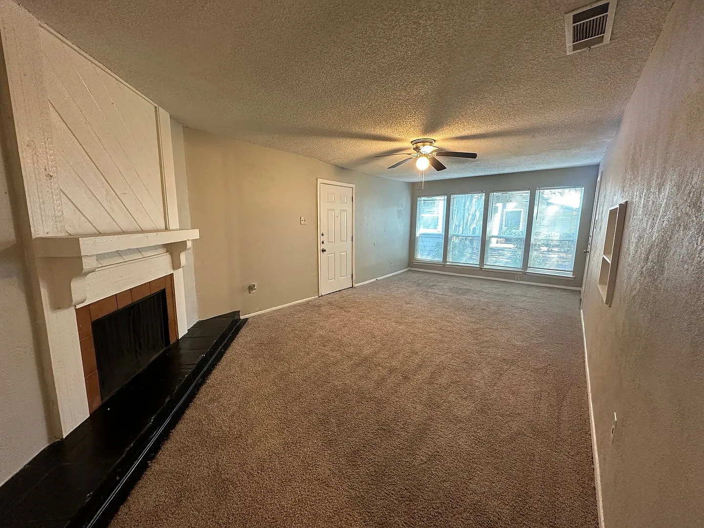 Wonderful first floor unit close to Richland College! — Photo 3