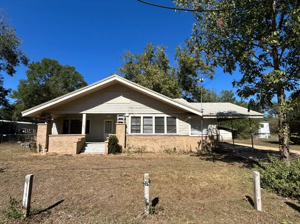 504 E Simmons St, Waldo, AR 71770