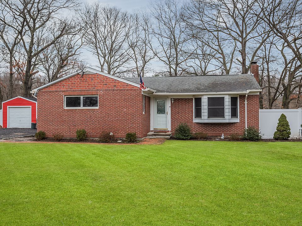 1st image of 183 Bellport Ave