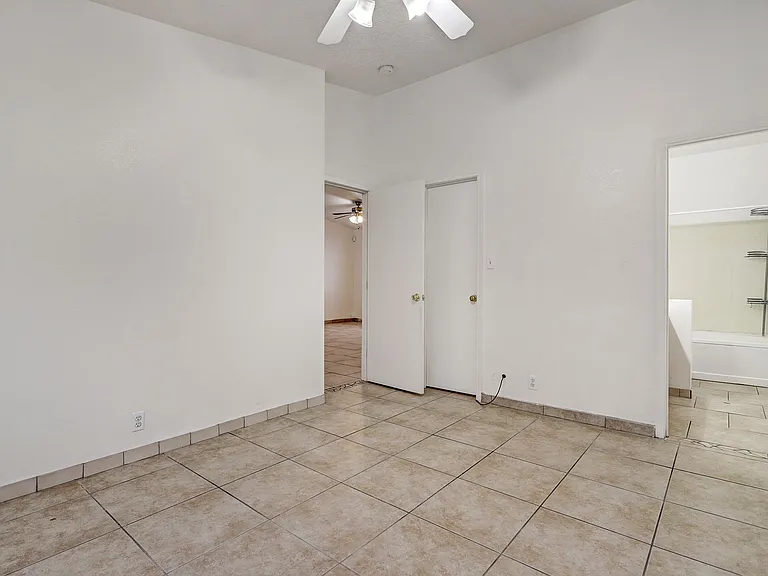 1312 Quartz Dr SW — Photo 2