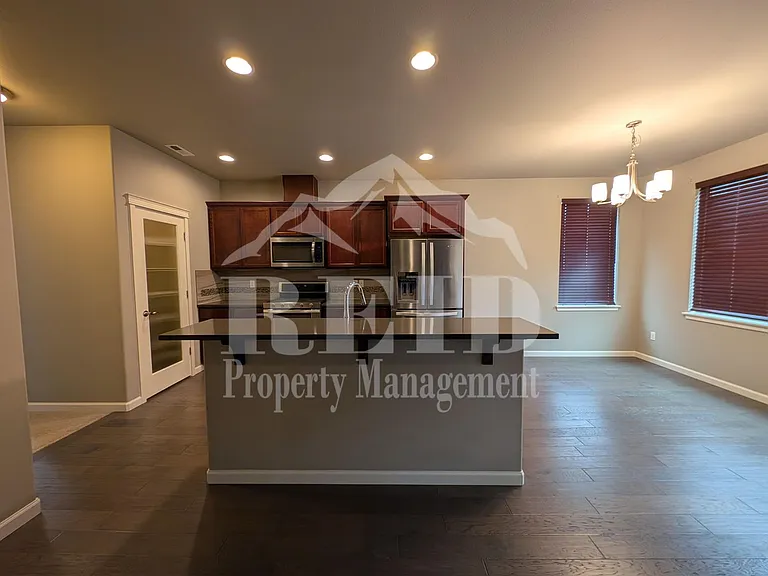 3887 Portside Dr — Photo 9