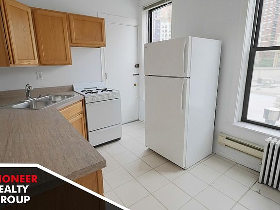 2nd image of 1216 N Dearborn St APT 3A