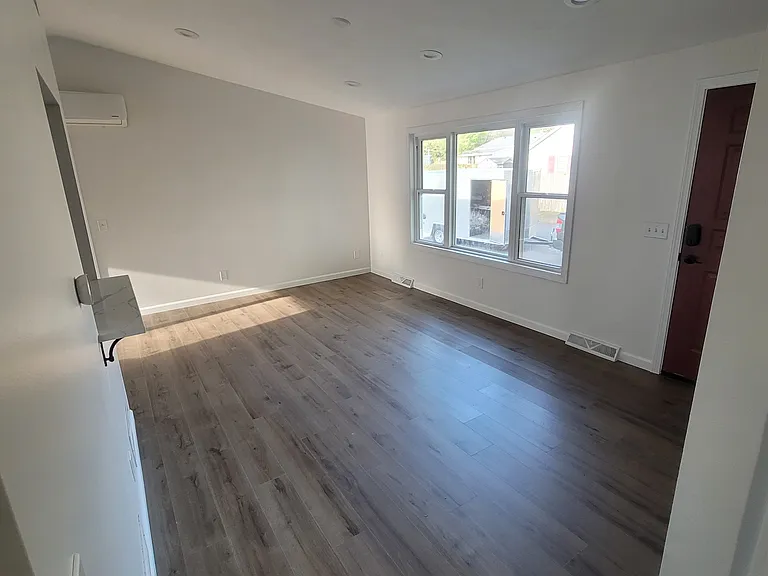 191 Shand Ave #1 — Photo 5
