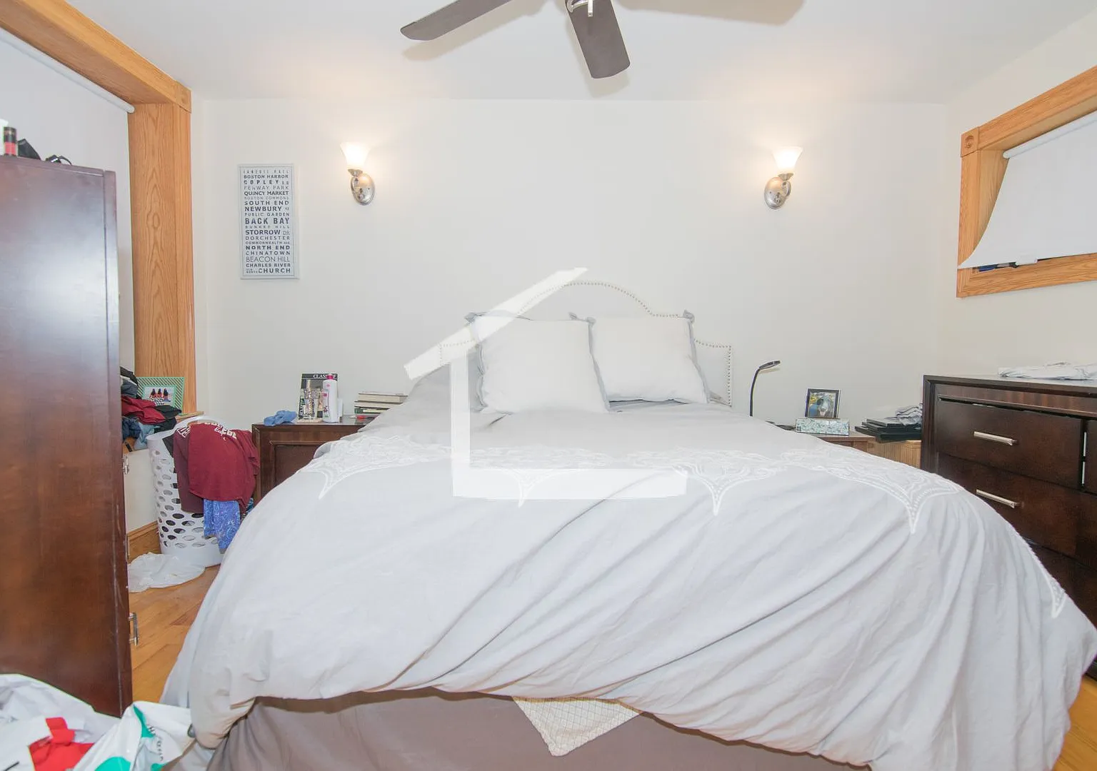 Nicely renovated, pet friendly 1 bedroom unit in the heart of Beacon Hill! — Photo 3