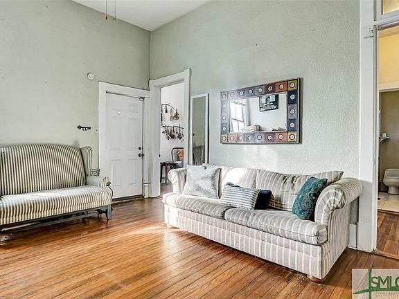 4th image of 402 E Park Ave #1A