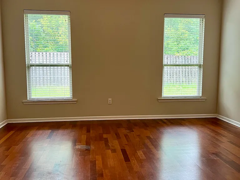 652 Northbrook Dr — Photo 11