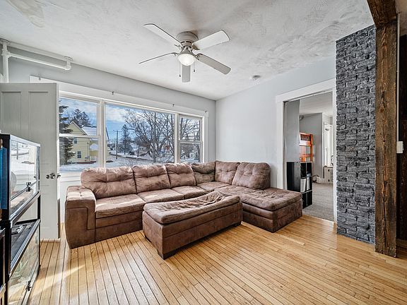 3rd image of 166 Gilford Avenue